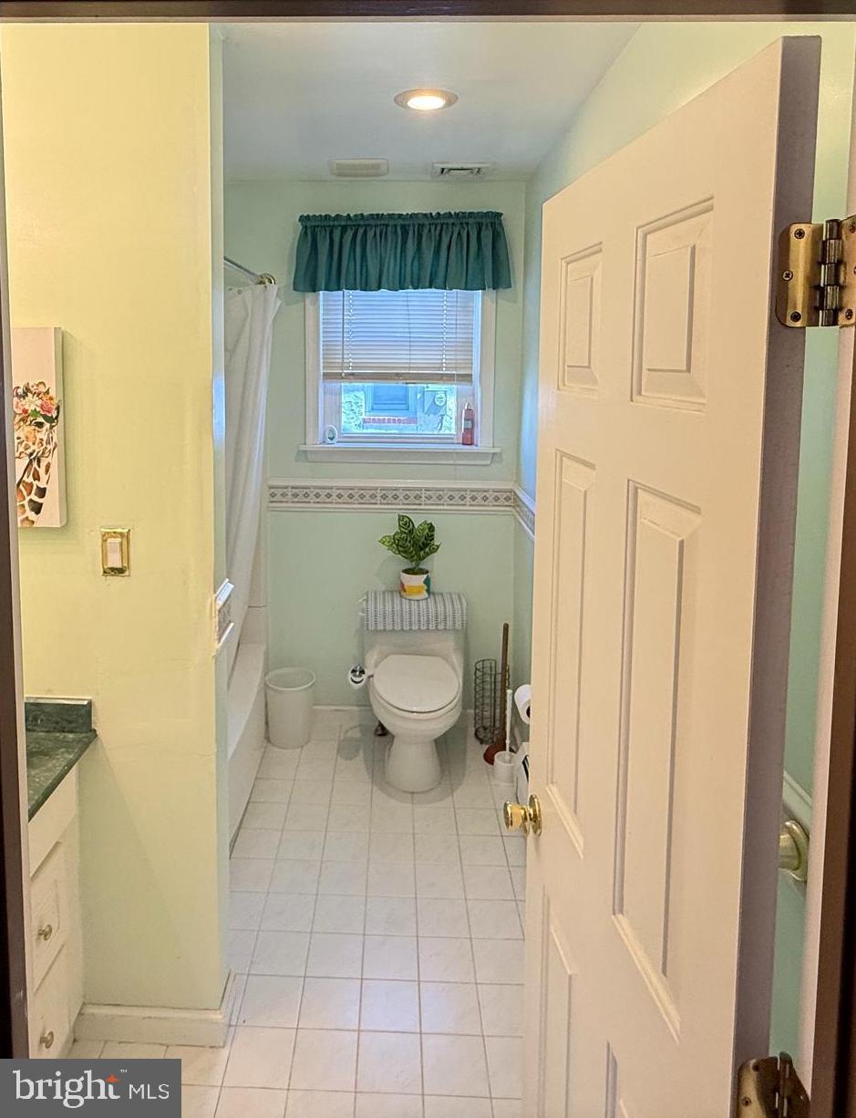 1005 Ripley Street Philadelphia, PA 19111 - Photo 14 of 33 hall bath