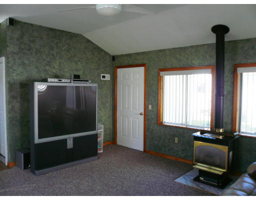 463 Douglas Road Lowell, MA 01852 - Photo 5 of 17 Gallery Image 5