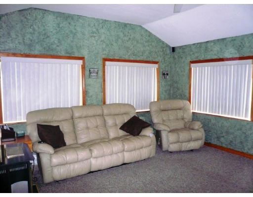 463 Douglas Road Lowell, MA 01852 - Photo 7 of 17 Gallery Image 7