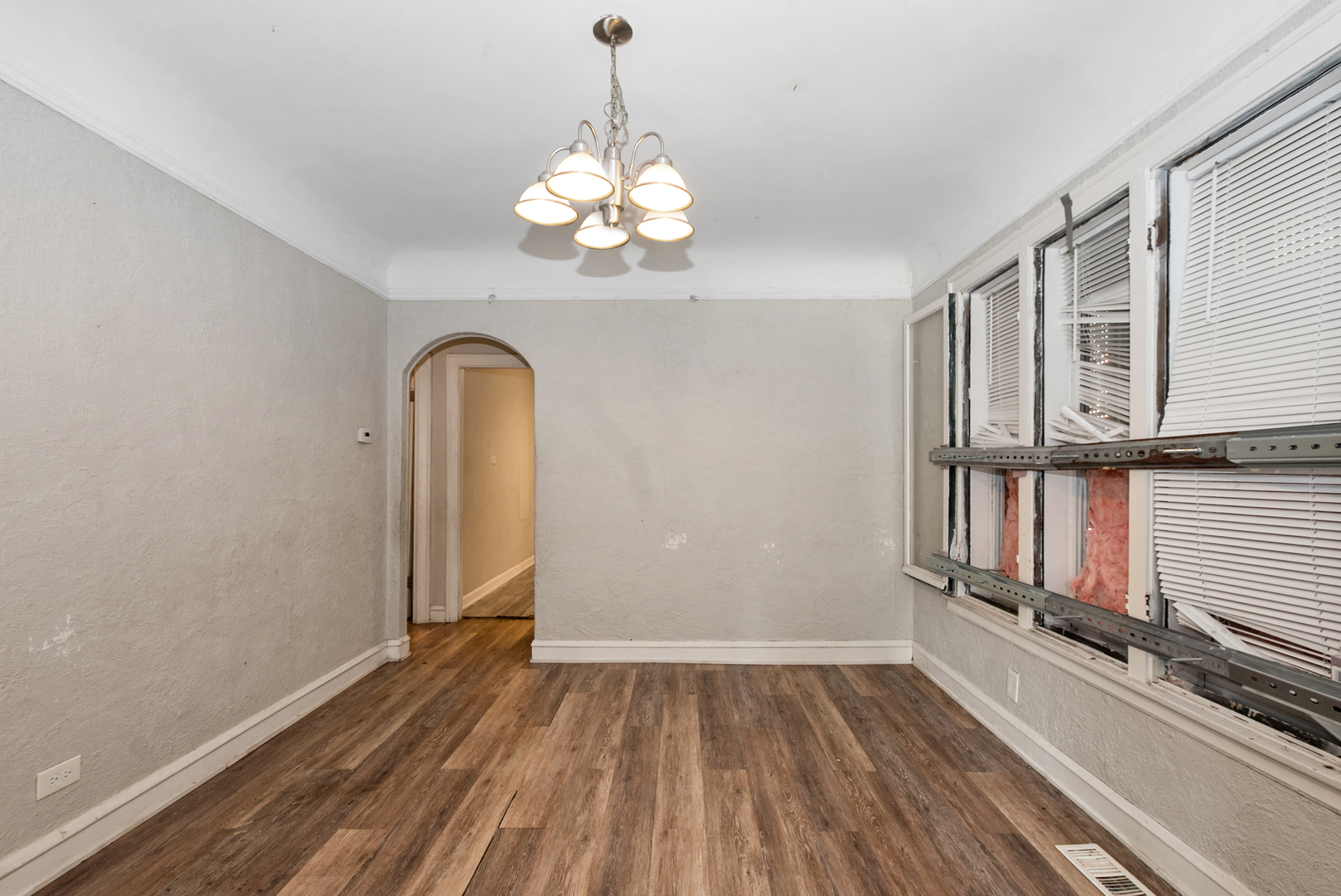 1040 West 92nd Place Chicago, IL 60620 - Photo 4 of 19