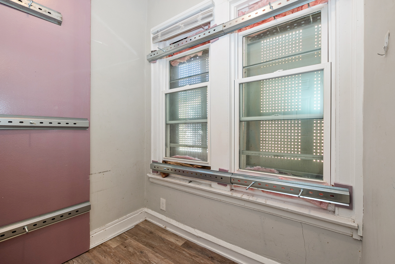 1040 West 92nd Place Chicago, IL 60620 - Photo 10 of 19 a view of a window