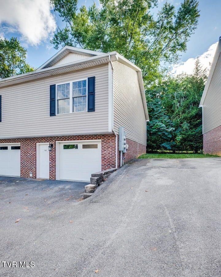 169 East Grande Avenue, Unit 100 Johnson City, TN 37601 - Photo 1 of 31 100.1