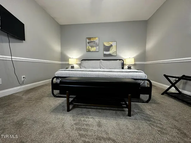 $2,300 | 169 East Grande Avenue, Unit 100, Johnson City, TN 37601