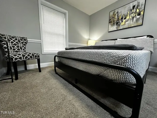 $2,300 | 169 East Grande Avenue, Unit 100, Johnson City, TN 37601