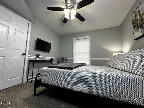 $2,500 | 169 East Grande Avenue, Unit 100, Johnson City, TN 37601
