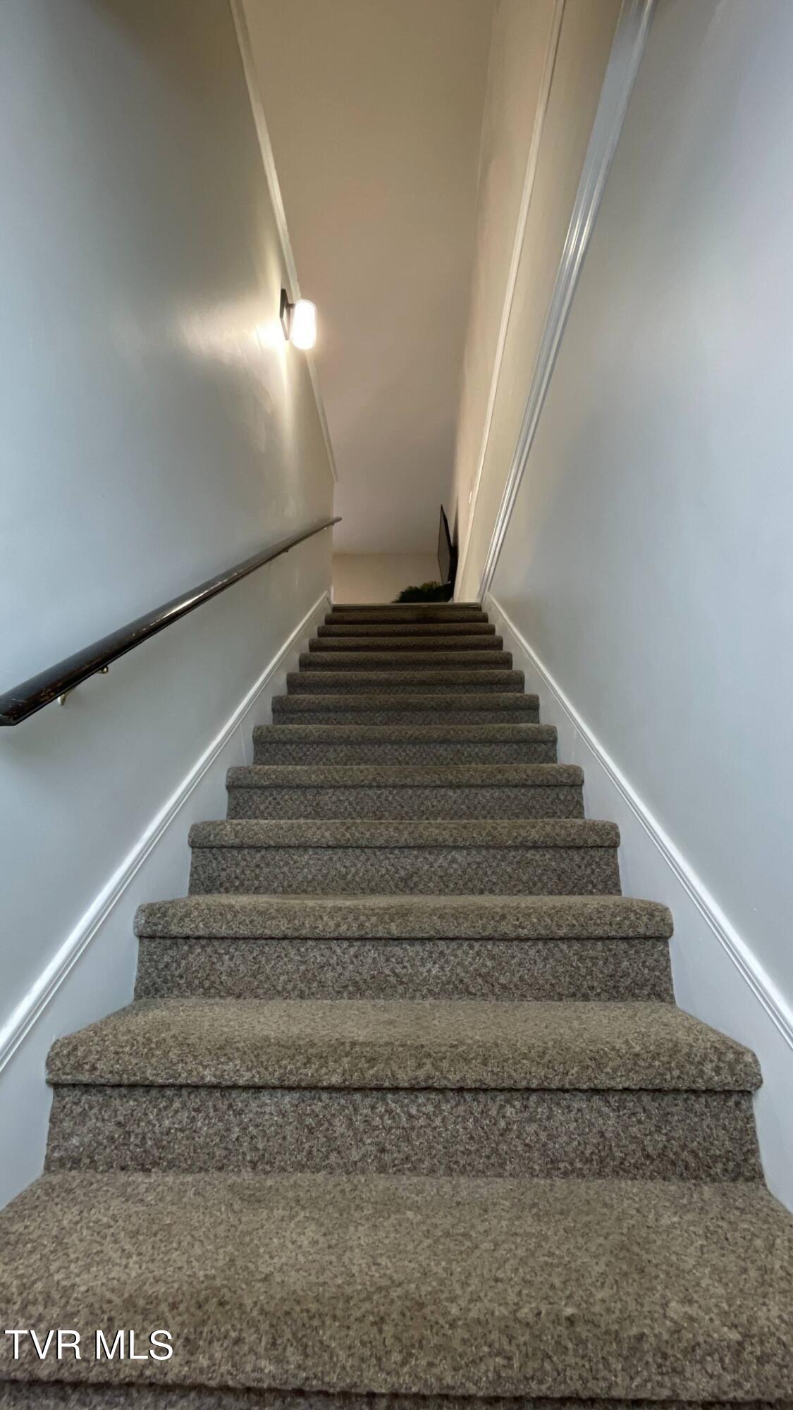 169 East Grande Avenue, Unit 100 Johnson City, TN 37601 - Photo 26 of 31 23