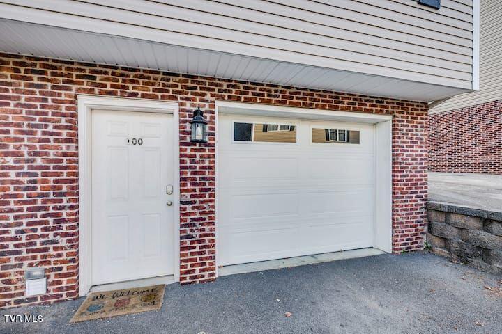 169 East Grande Avenue, Unit 100 Johnson City, TN 37601 - Photo 3 of 31 100.2