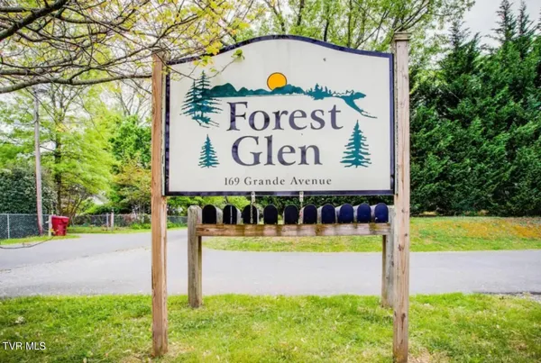 $2,500 | 169 East Grande Avenue, Unit 100, Johnson City, TN 37601