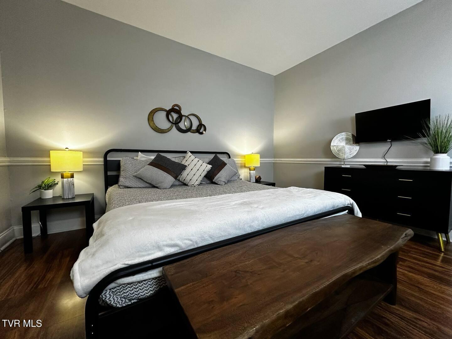 169 East Grande Avenue, Unit 100 Johnson City, TN 37601 - Photo 6 of 31 3