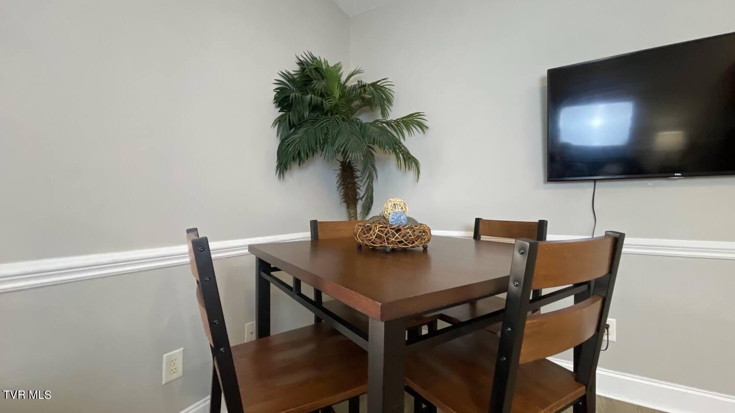 169 East Grande Avenue, Unit 100 Johnson City, TN 37601 - Photo 10 of 31 7
