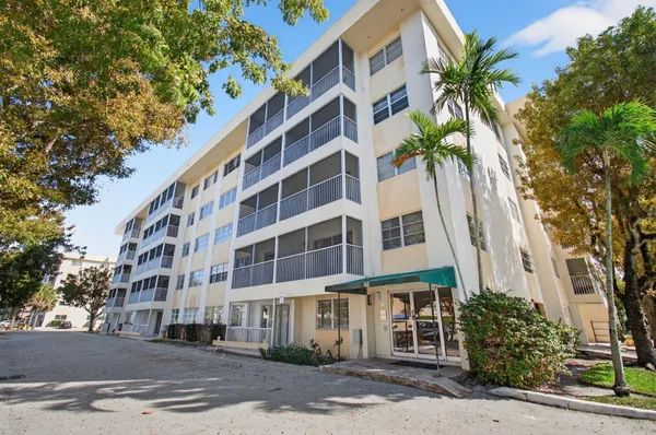 $2,500 | 50 Southwest 3rd Avenue, Unit 311, Boca Raton, FL 33432