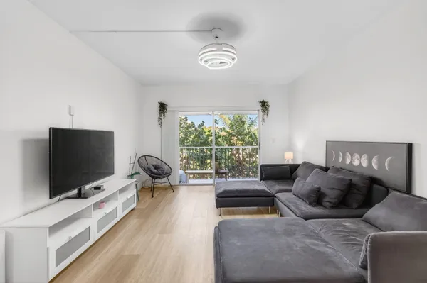 $2,500 | 50 Southwest 3rd Avenue, Unit 311, Boca Raton, FL 33432