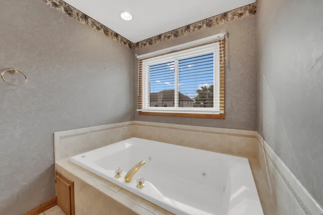 $654,900 | 4823 West 106th Street, Oak Lawn, IL 60453