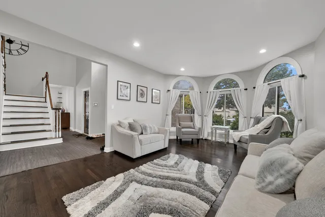 $654,900 | 4823 West 106th Street, Oak Lawn, IL 60453