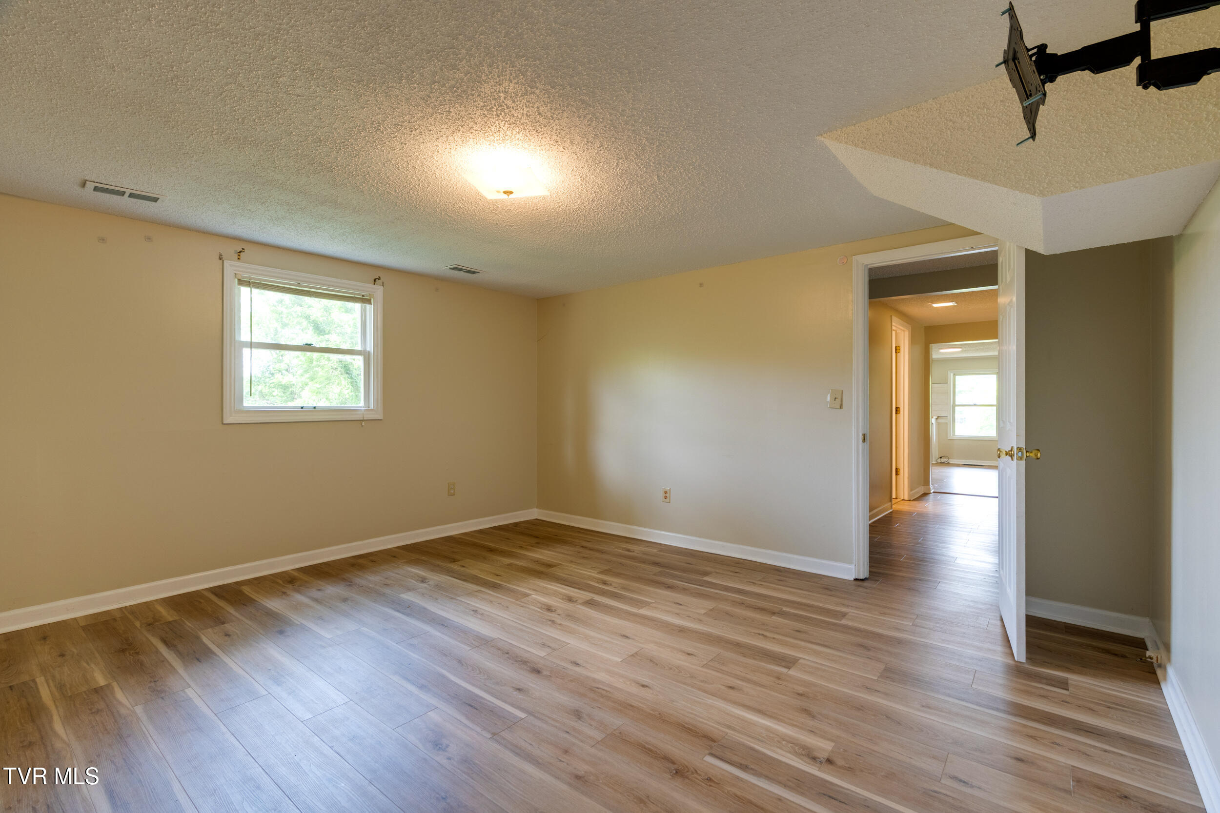 208 Buffalo Road Bluff City, TN 37618 - Photo 15 of 90 015