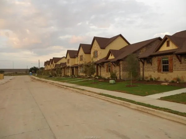 $2,350 | 3408 General Parkway, College Station, TX 77845