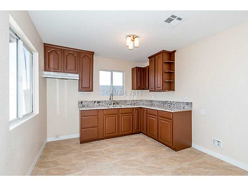 633 East Fairway Road Henderson, NV 89015 - Photo 24 of 35 Property Photo. Guest House Kitchenette.