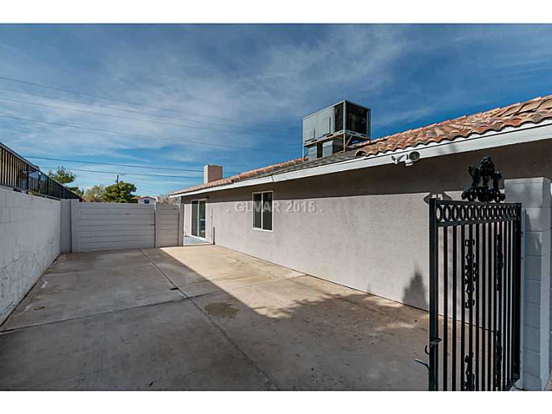 633 East Fairway Road Henderson, NV 89015 - Photo 31 of 35 Property Photo. RV/Boat Parking.