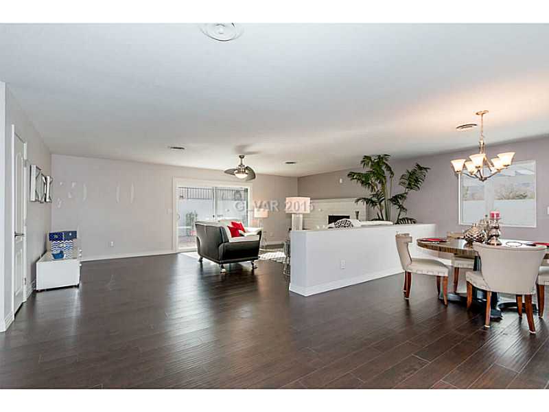 633 East Fairway Road Henderson, NV 89015 - Photo 6 of 35 Property Photo. Inside front entrance, view towards living room and dinning area.