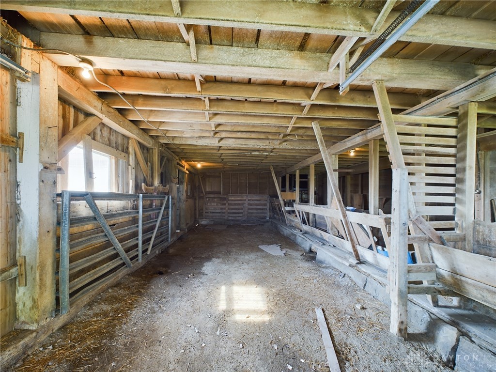1923 Gordon-Landis Road Arcanum, OH 45304 - Photo 49 of 70 Feeding stahl