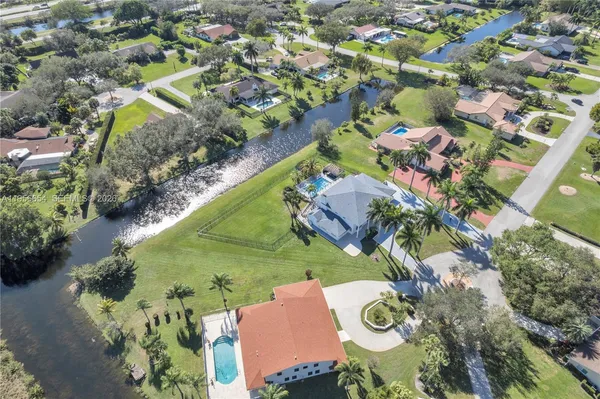 $2,399,900 | 11824 Green Oak Drive, Davie, FL 33330