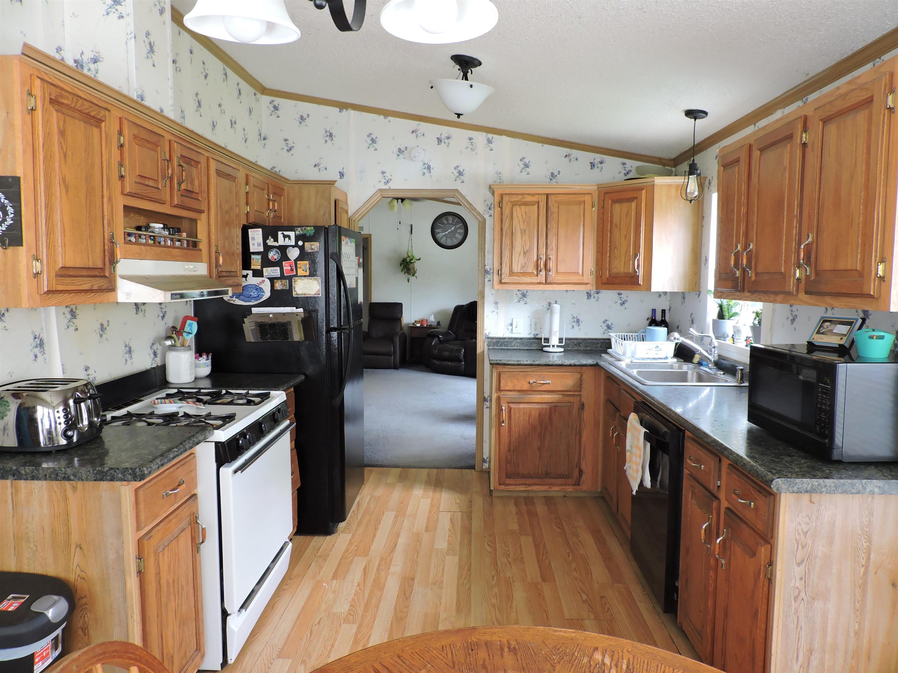 3090 Klender Road Rhodes, MI 48652 - Photo 6 of 31