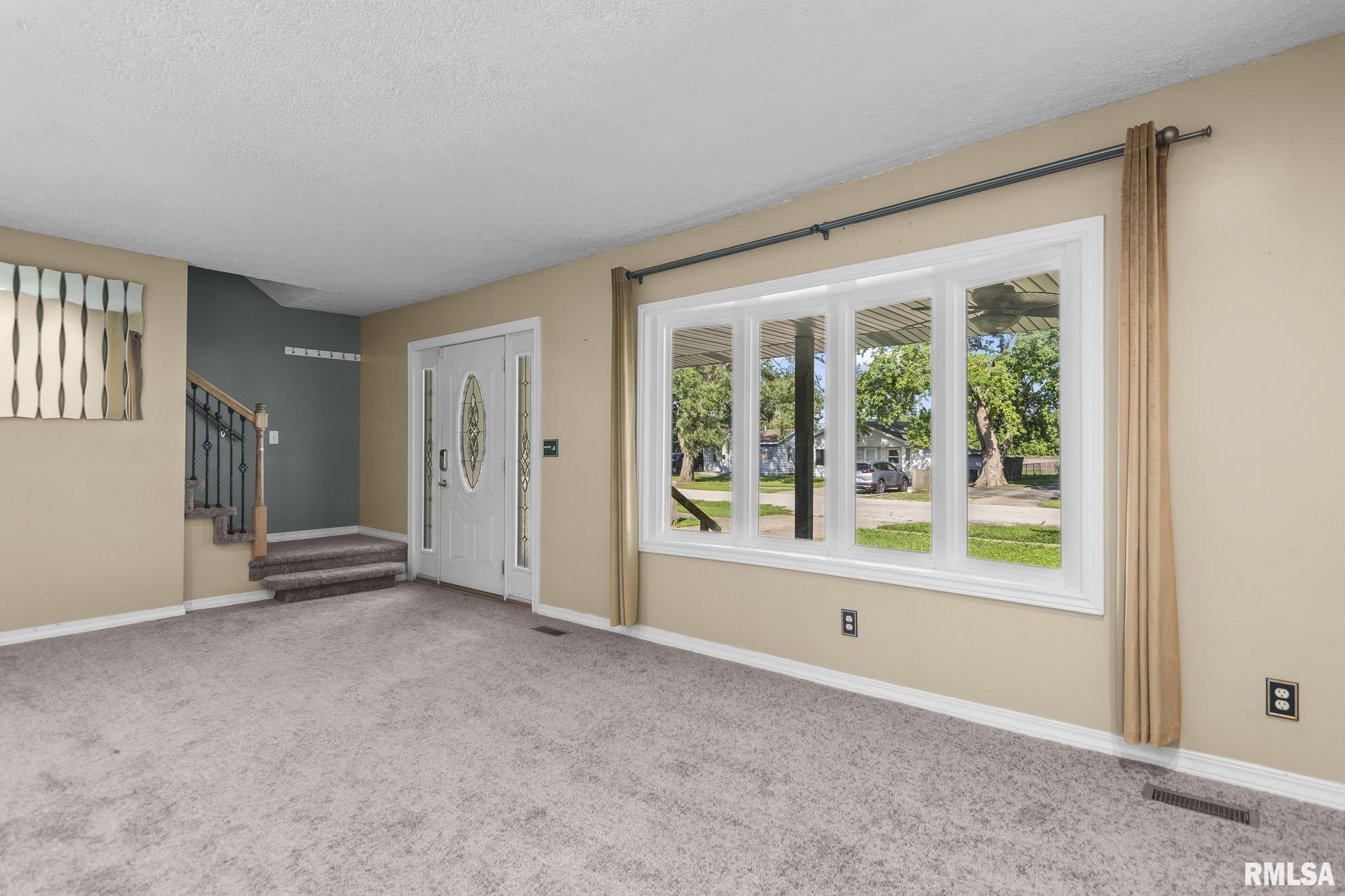 3360 Carman Avenue Springfield, IL 62703 - Photo 5 of 45