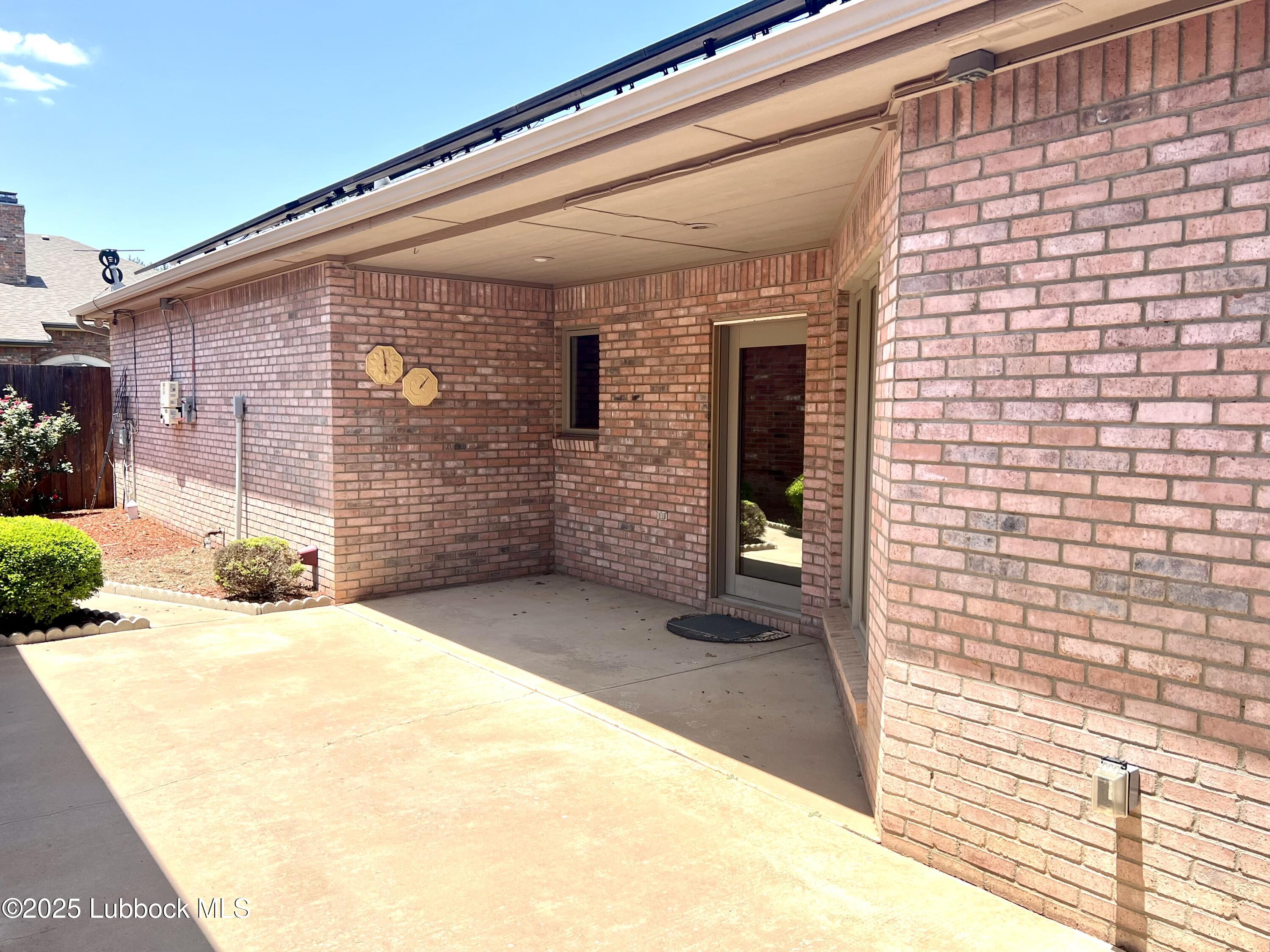 9802 Toledo Avenue Lubbock, TX 79424 - Photo 37 of 64 a backyard of a house