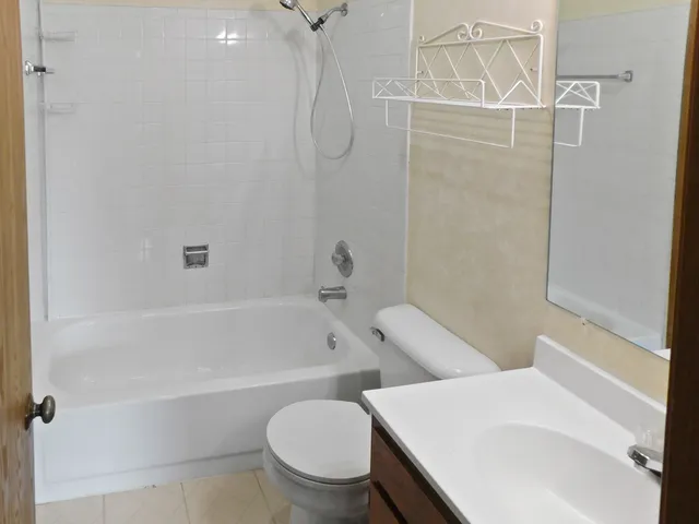 $210,000 | 546 North Deer Run Drive, Unit 546, Palatine, IL 60067