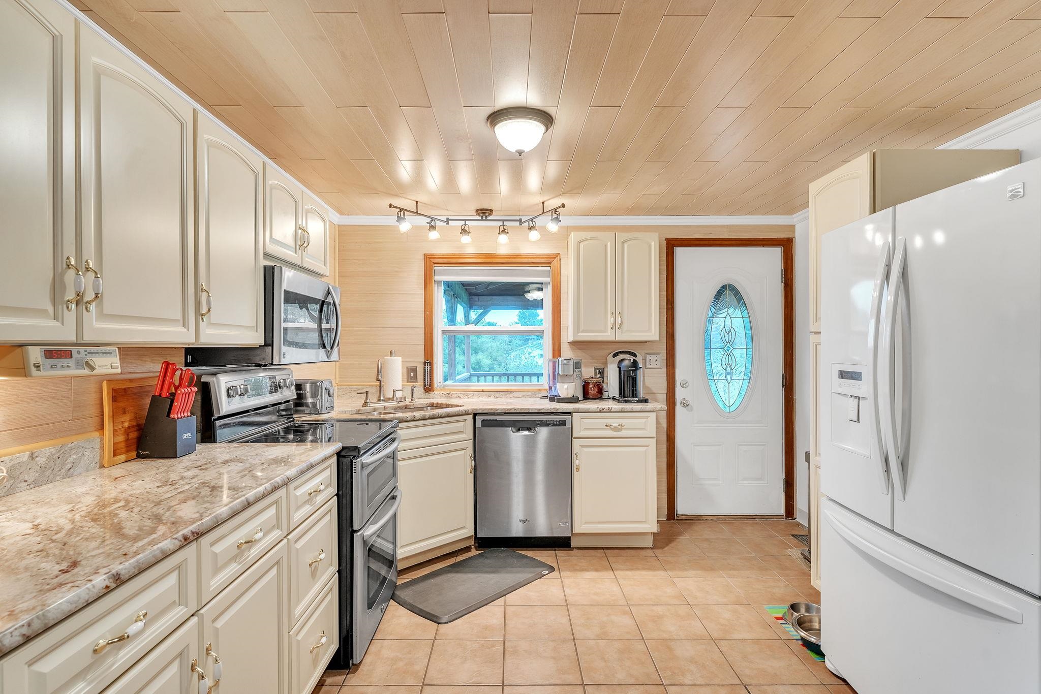 170 West Cobble Hill Road Barre Town, VT 05641 - Photo 3 of 40