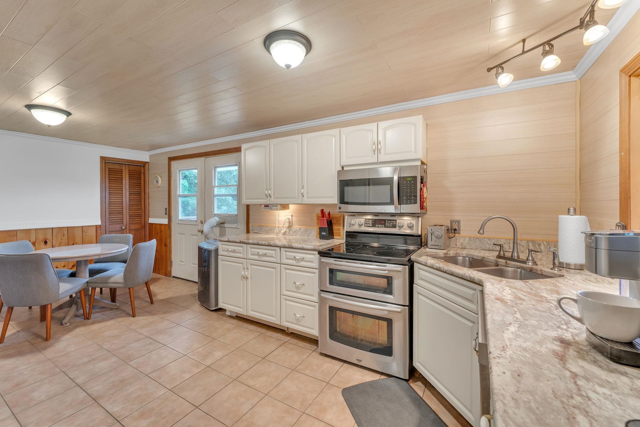 170 West Cobble Hill Road Barre Town, VT 05641 - Photo 5 of 40