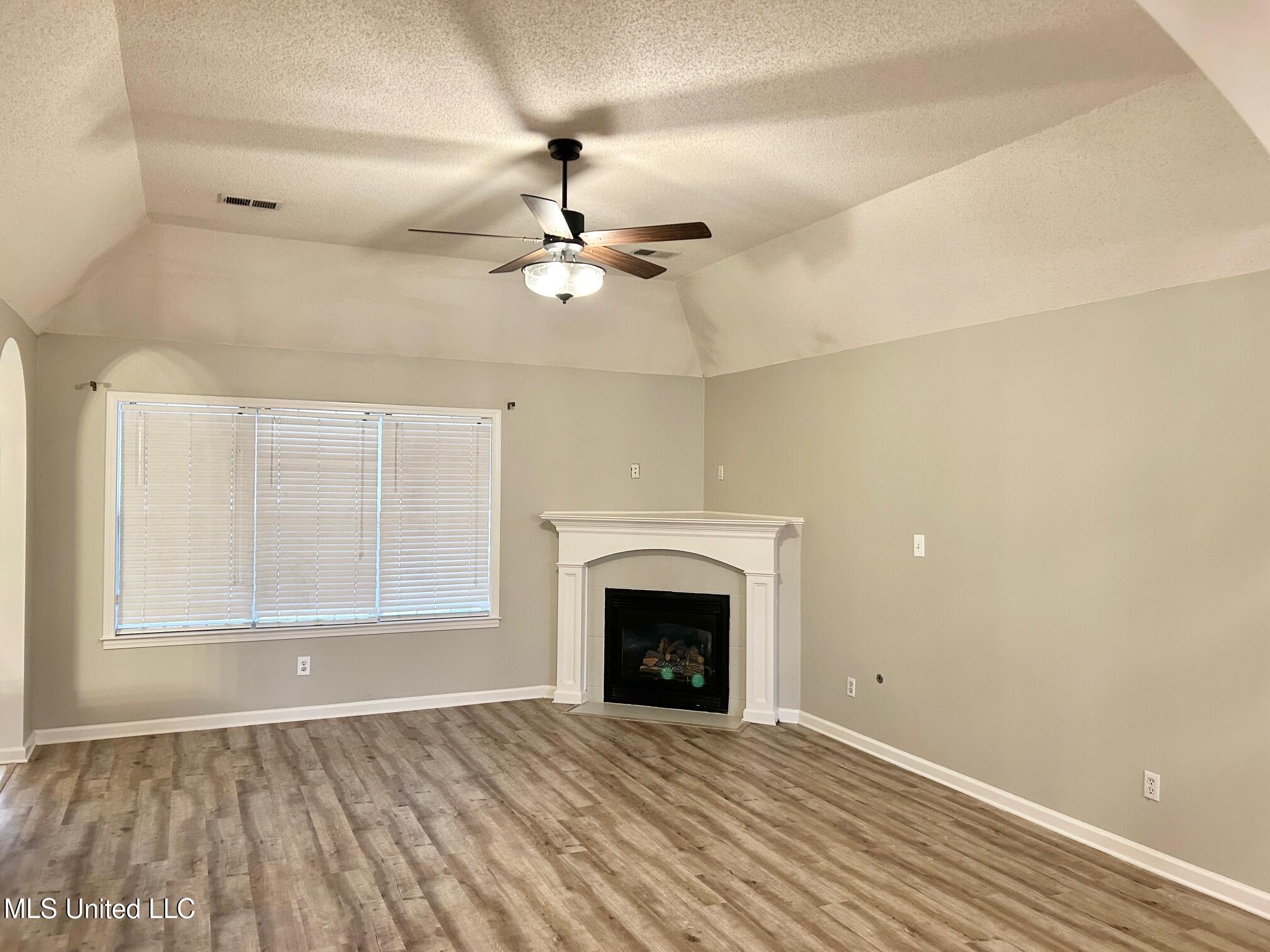 2365 Mason Drive Hernando, MS 38632 - Photo 4 of 31 IMG_8449