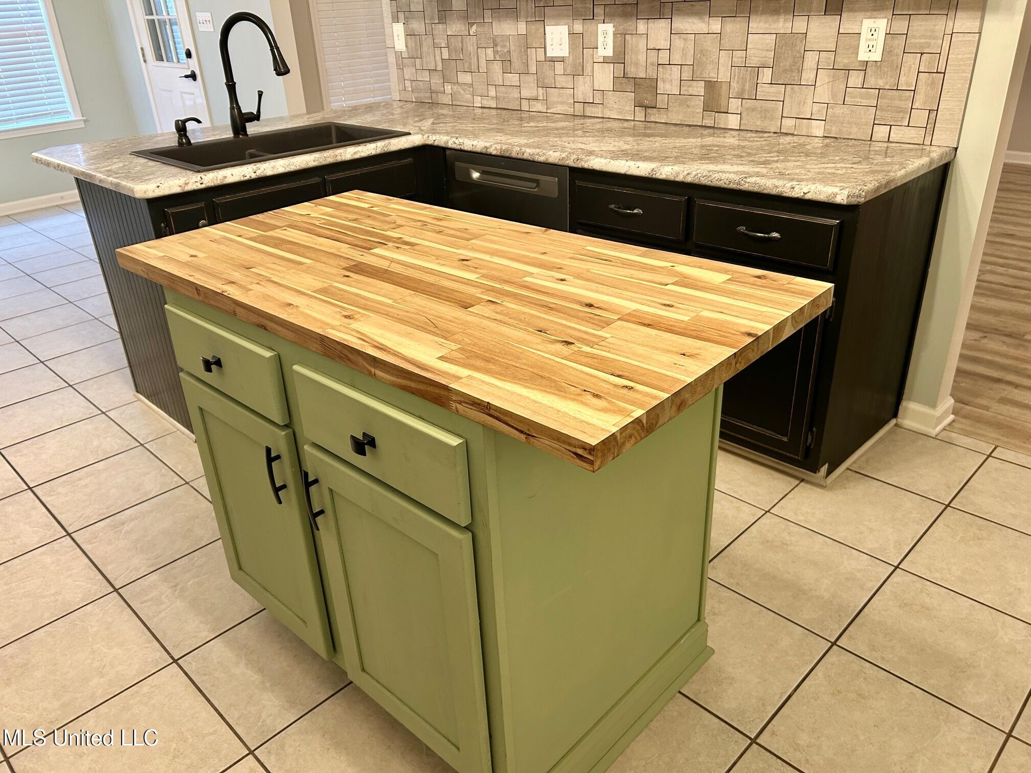 2365 Mason Drive Hernando, MS 38632 - Photo 9 of 31 IMG_8454