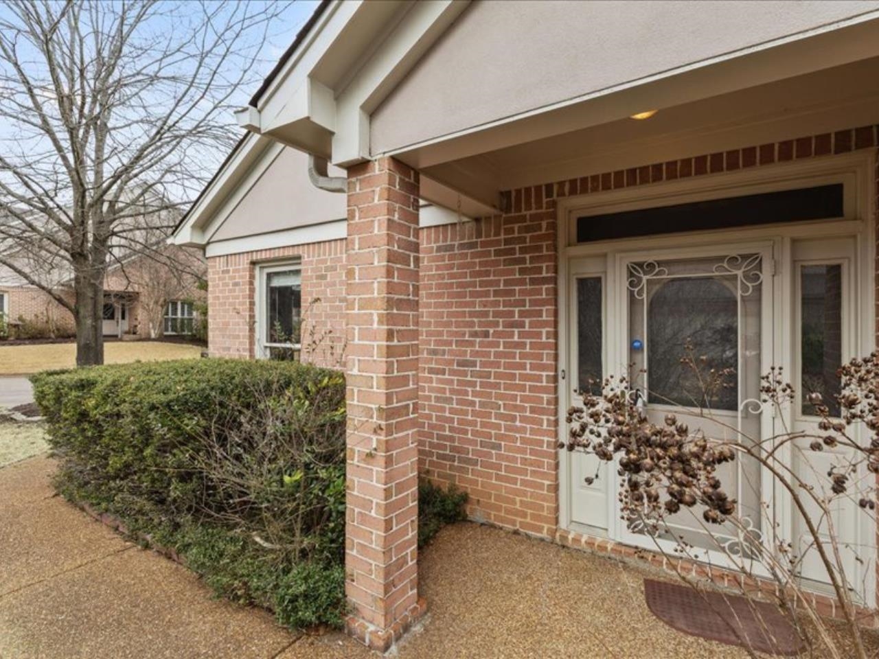 1672 Village Ridge Road, Unit 69 Collierville, TN 38017 - Photo 4 of 23 Entrance to property featuring brick siding