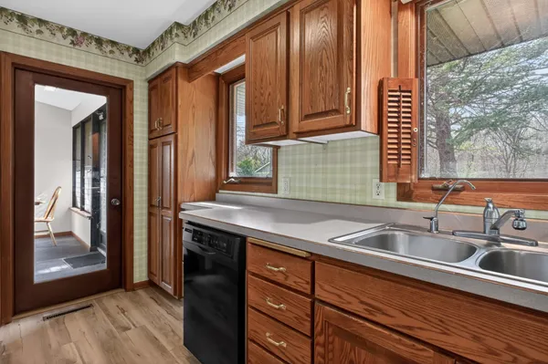 $599,900 | 881 West Latoka Drive Southwest, Alexandria, MN 56308