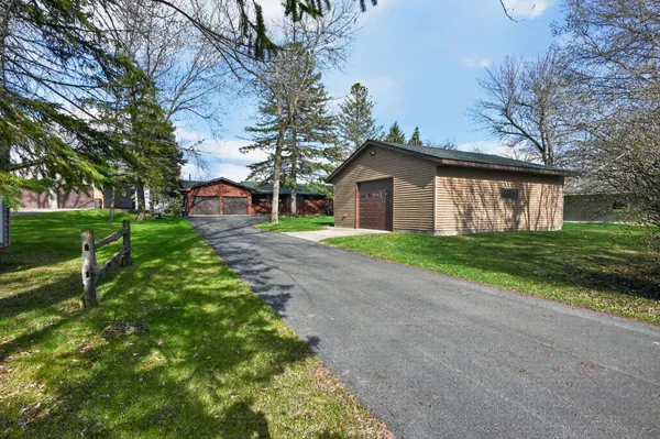 $599,900 | 881 West Latoka Drive Southwest, Alexandria, MN 56308