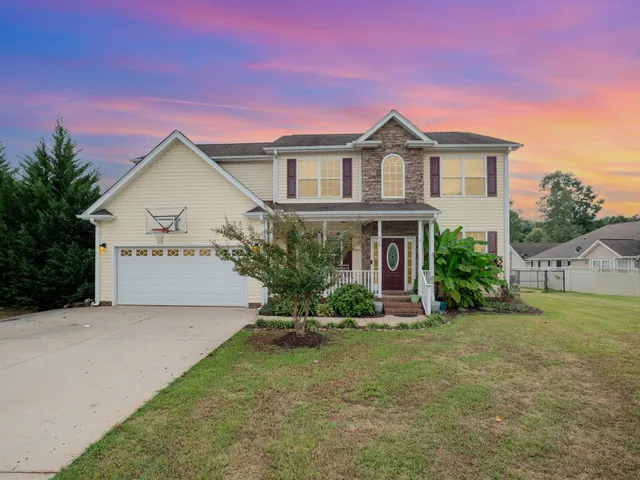 $427,500 | 516 Camrose Court, Inman, SC 29349