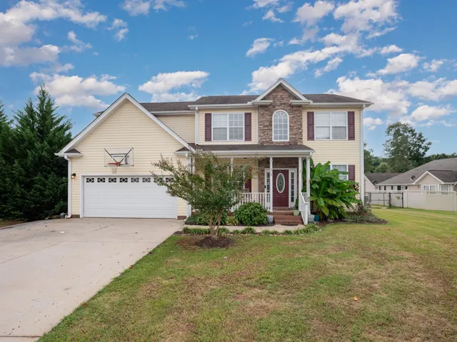 $427,500 | 516 Camrose Court, Inman, SC 29349