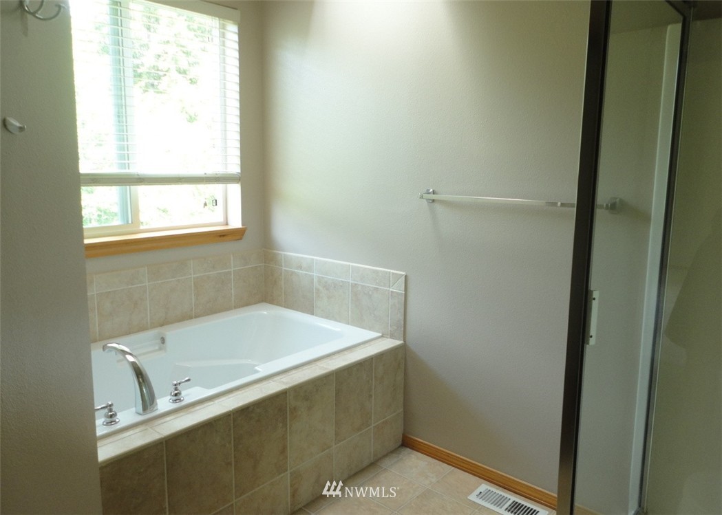 121 170th Street Southeast Bothell, WA 98012 - Photo 14 of 17
