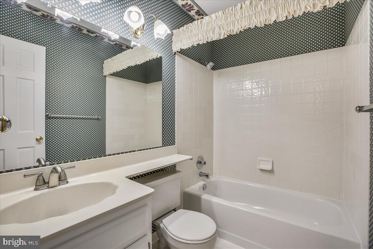 4007 Peppertree Lane Silver Spring, MD 20906 - Photo 25 of 40 HALL FB