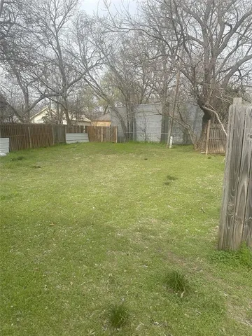 $1,500 | 301 Orchard Street, Bowie, TX 76230