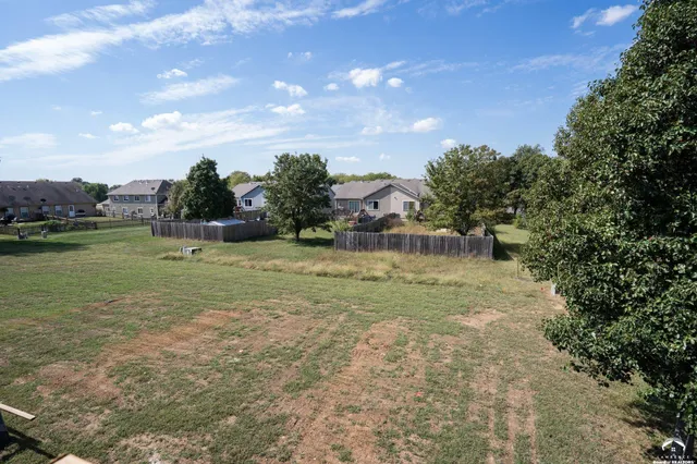 $350,000 | 917 Eagle Ridge Drive, Baldwin City, KS 66006