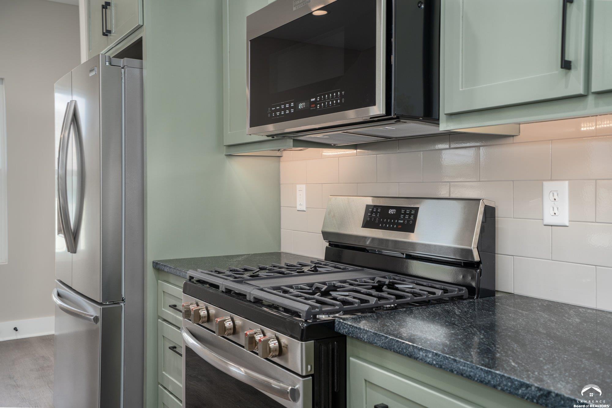 917 Eagle Ridge Drive Baldwin City, KS 66006 - Photo 10 of 38