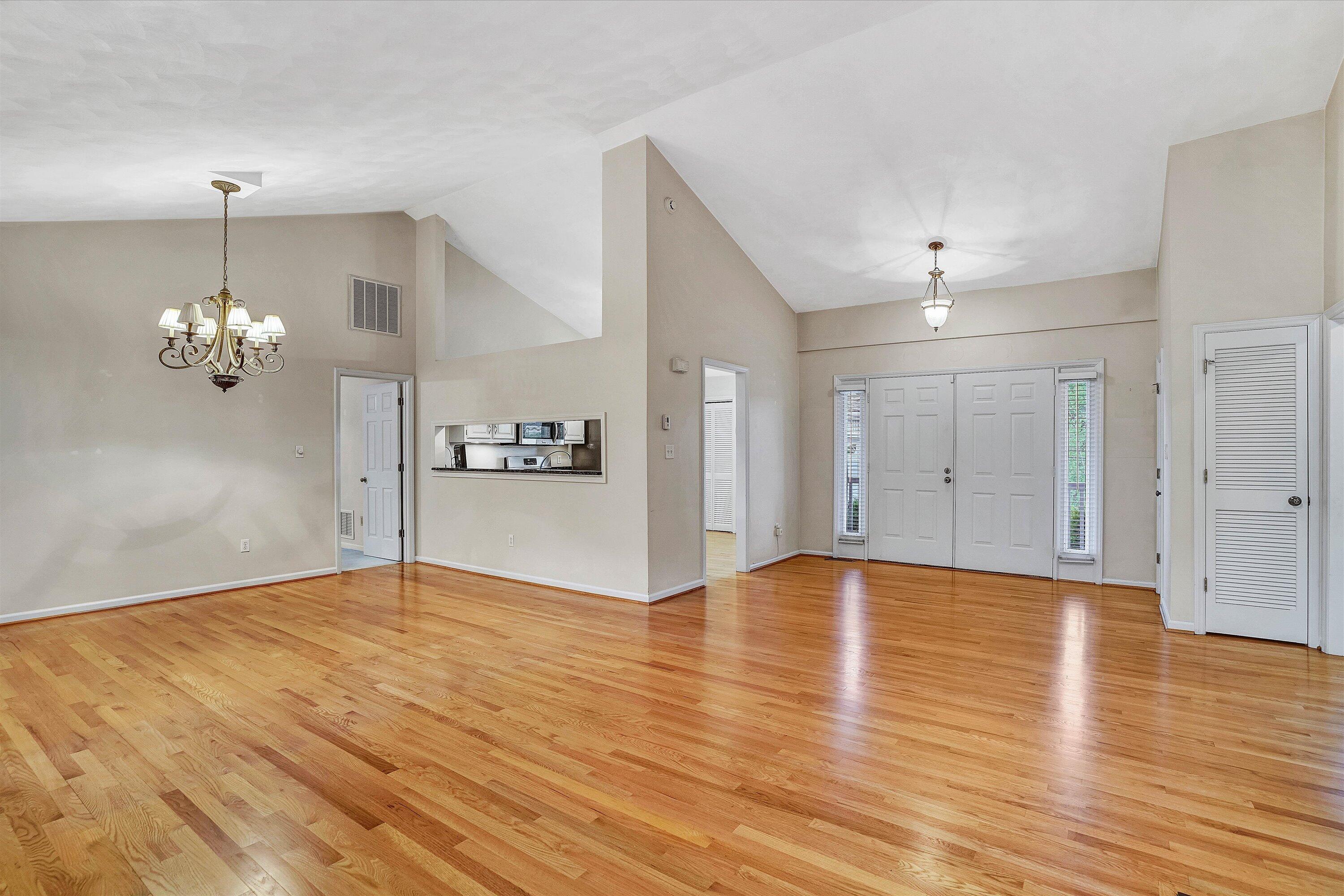 1912 McVitty Road Salem, VA 24153 - Photo 3 of 40 03-DSC07266