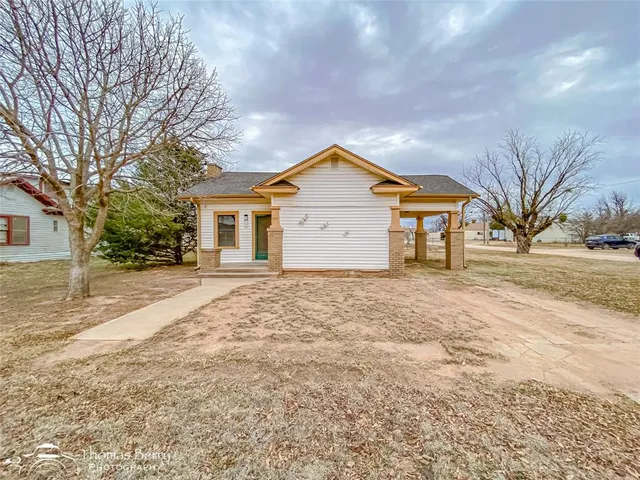$120,000 | 1331 Avenue North, Anson, TX 79501