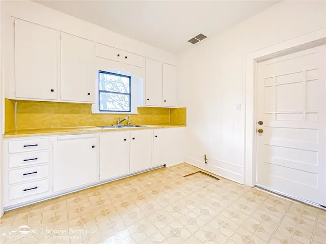 $120,000 | 1331 Avenue North, Anson, TX 79501