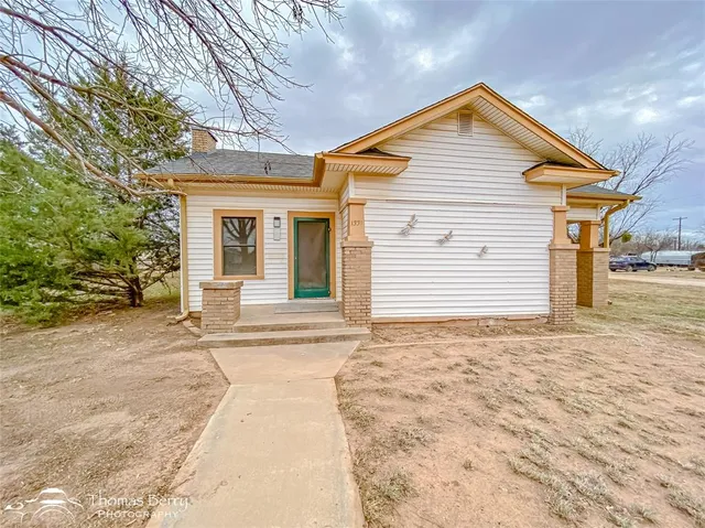 $120,000 | 1331 Avenue North, Anson, TX 79501