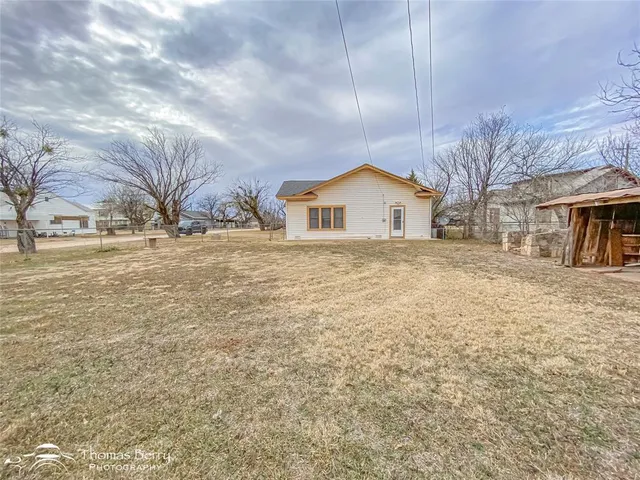 $120,000 | 1331 Avenue North, Anson, TX 79501