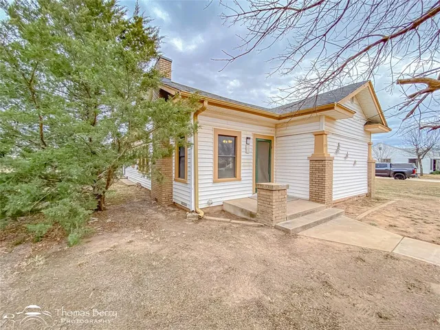 $120,000 | 1331 Avenue North, Anson, TX 79501