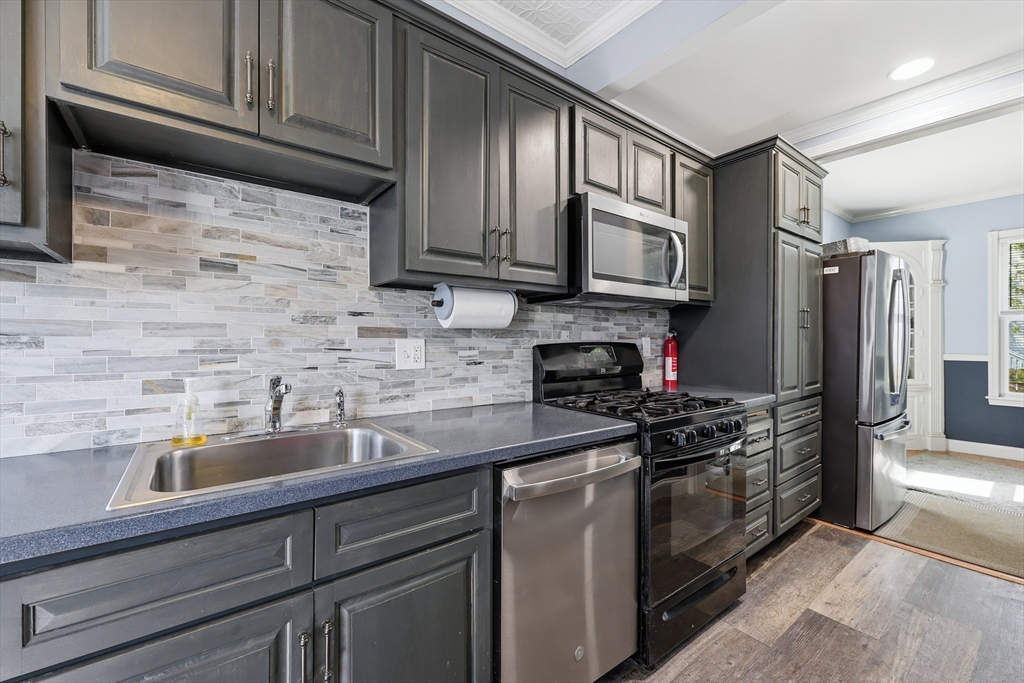 41 Euclid Avenue Springfield, MA 01108 - Photo 14 of 34